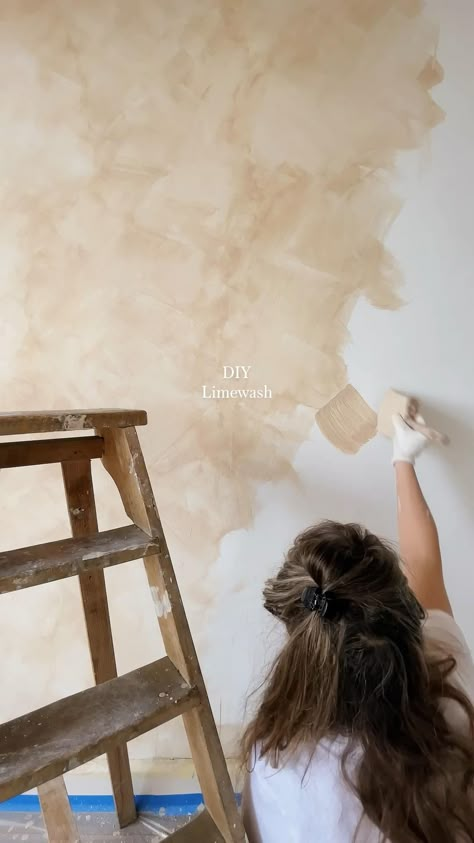 Lime Wash Walls, Diy Headboard Ideas, Limewash Walls, Boho Decor Ideas, Wall Painting Techniques, Headboard Ideas, Washing Walls, Exterior Home, Diy Headboard