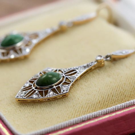 Edwardian Filigree + Jade + Diamonds = 😍 These antique Edwardian earrings are made in 18k yellow gold, topped with platinum, and decorated with filigree and rose cut diamonds – circa 1900-1910 – sku: 230-11988 #edwardian #antiquejewelry #antiqueearrings #filigree Edwardian Earrings, 1930s Jewelry, Edwardian Jewelry, Antique Earrings, Rose Cut Diamond, Rose Cut, Antique Jewelry, Diamond Cuts, Jade