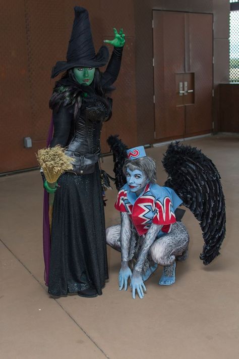 Wicked Witch and Flying Monkey at Dallas Fan Days 2013 Diy Oz Costume, Flying Monkey Costume Wizard Of Oz, Witch From Wizard Of Oz Costume, Wizard Of Oz Witch Costume Diy, Wizard Of Oz Monkey Costume Diy, Flying Monkeys Wizard Of Oz Costumes, Wizard Of Oz Wicked Witch Costume, Wizard Of Oz Monkey Costume, Diy Flying Monkey Costume Wizard Of Oz