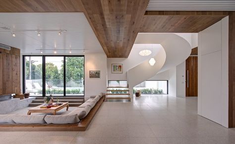 Interior Design Per La Casa, Modernist House, Sunken Living Room, Wooden Ceiling, Mansion Interior, Minimalism Interior, Design Del Prodotto, Mid Century Modern House, Home Wallpaper