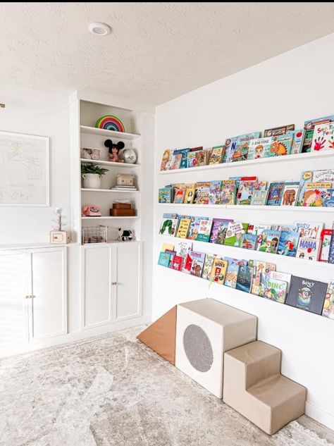 Upstairs Playroom, Built In Ideas, House Playroom, Baby Ray, Living Room Playroom, Basement Playroom, Basement Reno, Space Center, Basement Ideas