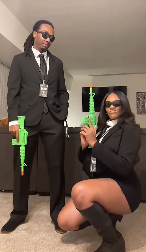 Men And Black Couple Costume, Halloween Costume Black Couple, Couples Costume Black People, Black Costume Ideas Couple, Halloween Costumes For Black Couples, Costumes For Black Couples, Black Person Halloween Costume, Mib Couples Costume, Couple Costumes For Halloween Black