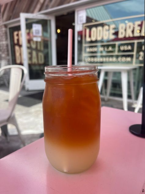 I am obsessed with arnold palmers. #aesthetic #tea #summervibes Arnold Palmer Drink Aesthetic, Arnold Palmer Drink, Aesthetic Tea, Iced Tea Lemonade, Summer Moodboard, Tea Lemonade, Drink Aesthetic, Arnold Palmer, Iced Tea