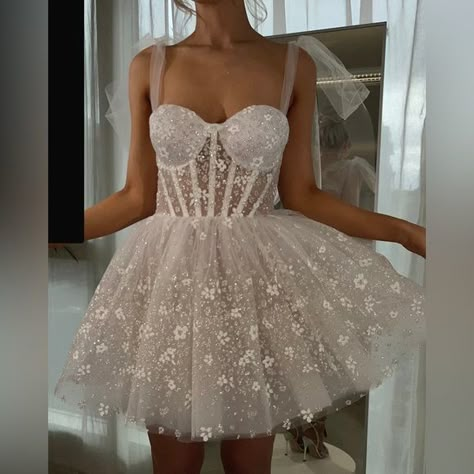 Rosie Etienne Bridal “Rosie” mini dress size UK 12/US 8. Wedding Reception Outfit For Bride, Reception Outfit For Bride, Flower Tiara Wedding, Bridal Romper, After Wedding Dress, Hoco Dress Inspo, Boning Corset, Hoco Pics, Reception Outfit