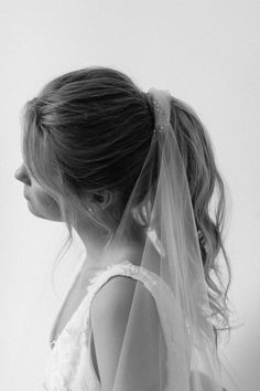 Bridal Hairstyles Ponytail, Ponytail With Veil, Ponytail Veil, Ponytail Bridal Hair, Mexican Fiesta Bridal Shower, Vail Bride, Classic Ponytail, Veil Ideas, Wedding Ponytail