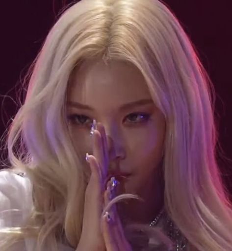 Kim Chungha, Hair Icon, Miss Her, Rose Icon, Long Faces, Ladies Night, Low Quality, Kpop Idol, Kpop Girls