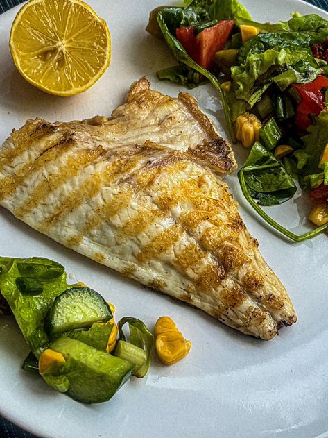 Greek Grilled Sea Bream (Tsipoura) Mediterranean Seafood, German Potato Pancakes, Dressing Simple, Seafood Dinner Recipes, Potatoe Pancake Recipe, European Dishes, Sea Bream, Fish Varieties, Brunch Desserts