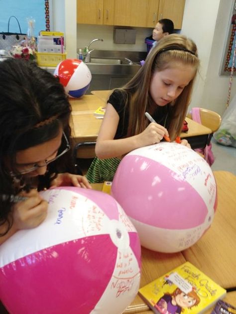 I think I would want my kids to all sign a beach ball - that sounds like fun. 9 Excellent End of the Year Gifts for $1 - Teach Junkie Grad Treats, Graduation Themes, Homeroom Mom, 5th Grade Graduation, Stitch Party, End Of Year Party, Party 2023, End Of Year Activities, School Daze