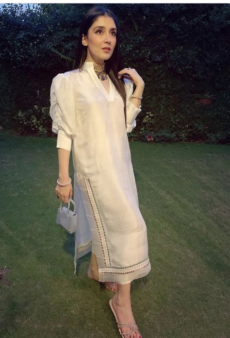 White Dress Design, White Kameez, Bow Sleeves, Organza Suits, Pakistani Formal Dresses, Pakistani Dresses Casual, Beautiful Pakistani Dresses, Salwar Kamiz, Kurti Designs Party Wear