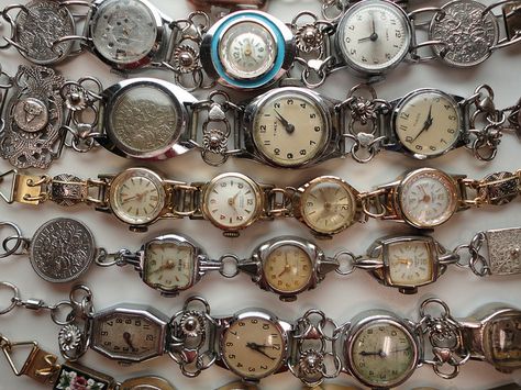 Steampunk Industrial Chic Recycled Watches Bracelets Handmade by Recycloanalyst Recycled Watch, Vintage Jewelry Ideas, Clara Oswald, Junk Jewelry, Vintage Jewelry Crafts, Chic Bracelet, Old Watches, Repurposed Jewelry, Recycled Jewelry