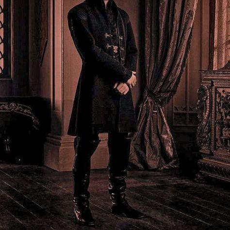 Toby Regbo Reign, Reign Cast, Reign Tv Show, Marie Stuart, Toby Regbo, Prince Clothes, Medieval Aesthetic, Mary Stuart, Mary Queen Of Scots