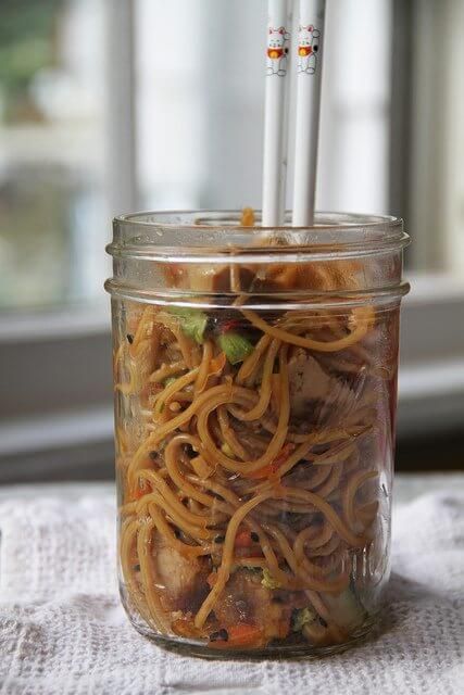 Sesame Noodle Salad, Mason Jar Meal Prep, Ginger Tofu, Sesame Noodle, Mason Jar Lunch, Tofu Cubes, Cold Sesame Noodles, Salad Jar Recipe, Jar Salad