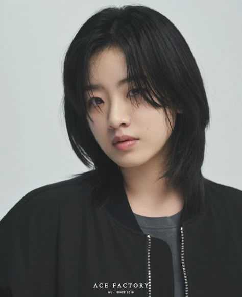 Layered Haircuts Straight Hair, Layered Haircuts Straight, Lee Jooyoung, Hair Tomboy, Lee Joo Young, Fake Photo Short Hair, Shot Hair, Short Hair Tomboy, Korean Short Hair