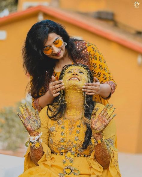 bride poses Haldi Function Poses, Haldi Ceremony Poses For Bride, Haldi Couple Poses, Haldi Ceremony Poses, Bride Haldi Poses, Haldi Photoshoot With Friends, Single Bride Poses, Function Poses, Haldi Photoshoot Poses