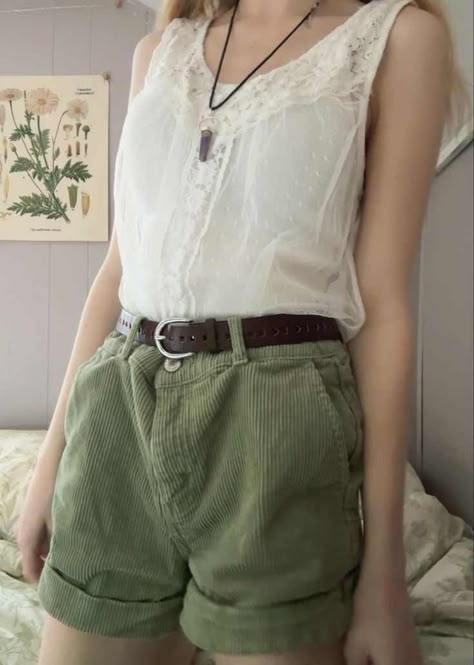 Folklore Era Outfits, Green Academia Aesthetic Outfit, Taylor Swift Folklore Era, Academia Summer Outfit, Mom Aesthetic Outfit, Era Outfits, Folklore Era, Green Academia, Folklore Aesthetic