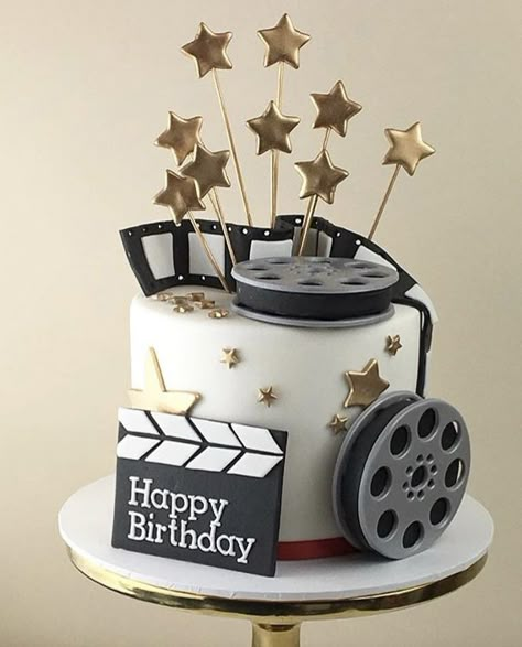 Movie Star Birthday Cake, Movie Cake Design, Birthday Cake Movie Theme, Film Themed Cake, Movie Party Cake Ideas, Cinema Cake Ideas, Movie Theme Cake Ideas, Cinema Birthday Cake, Movie Cakes Birthday