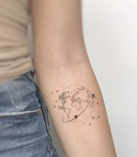 Globe With Airplane Tattoo, My World Tattoo Ideas, Australia Travel Tattoo, Travel Tattoos For Women Unique, Travel Tattoo Ideas Unique, Tato Design, Italy Tattoo, Friend Travel, Tattoo 2024