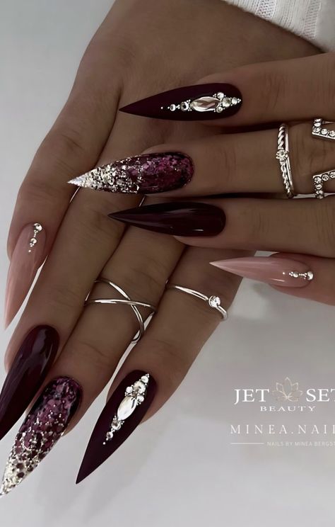 Dark Feminine Aesthetic Nails, Edgy Bridal Nails, Black And Burgundy Nail Designs, Fall Stilleto Nails Long, Arrow Nail Design, Spicy Nails, Arabian Nails, Burgundy Nails Stiletto, Burgundy Stiletto Nails