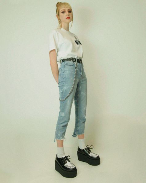 Creeper Shoes Outfit, Creepers Shoes Outfit, White Creepers, Creepers Outfit, Creeper Outfit, Underground Shoes, Black And White Contrast, Creepers Shoes, Aesthetic Goth