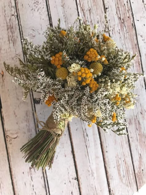 Wedding Flowers For Bride, Flowers For Bride, Dried Wedding Flowers, Mustard Wedding, Deco Champetre, Yellow Wedding Flowers, Yellow Bouquets, Wildflower Bouquet, Yellow Wedding