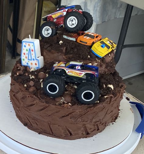 Monster Truck Tire Cake, Easy Monster Truck Cake, Monster Truck Cupcakes Ideas, Monster Truck Cakes For Boys, Monster Jam Birthday Cake, Monster Jam Cake, Monster Truck Cupcakes, Monster Truck Birthday Cake, Truck Cupcakes