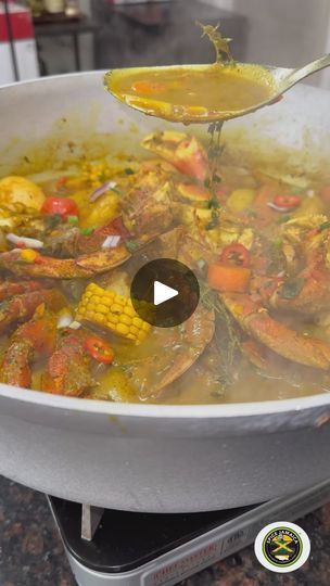 Curry Crab Recipe, Curry Crab, Beautiful Pie Crusts, How To Make Curry, Lobster Pasta, Kirk Franklin, Crab Recipes, Pie Crust Recipes, Valentines Sale