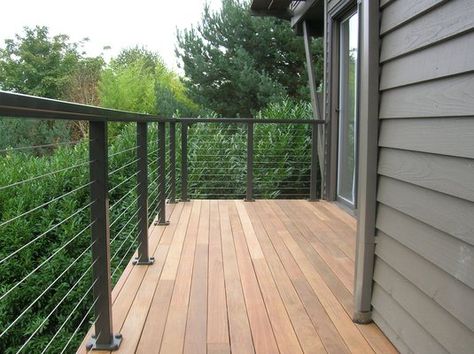 Metal Railings Outdoor, Deck With Railing, Modern Deck Railing, Lakehouse Remodel, Horizontal Deck Railing, Deck Railing Diy, Wire Deck Railing, Modern Exteriors, Metal Deck Railing