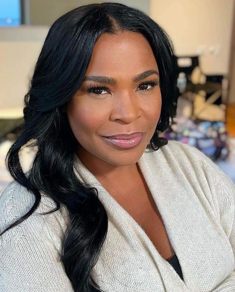 Nia Long Hairstyles, Nia Long Makeup, Nia Long Hair, Age Makeup, Nia Long, Middle Part Hairstyles, Black Actresses, Face Beat, Black Actors