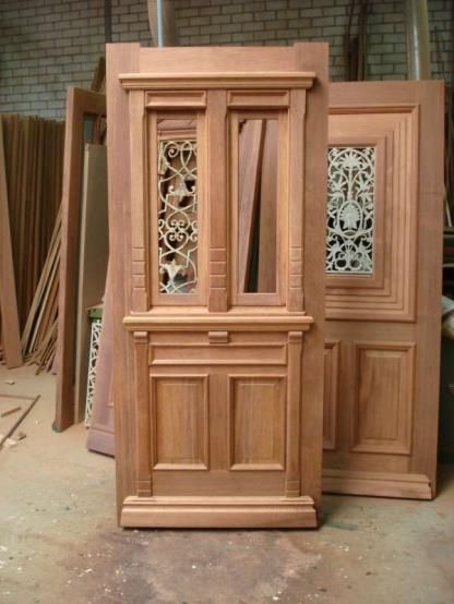 Antique front door. Antique Front Door, Entrance Wood Door, Wooden Window Design, Wooden Double Doors, Modern Wooden Doors, Wooden Main Door, Wood Entry Doors, Wooden Main Door Design, Classic Doors