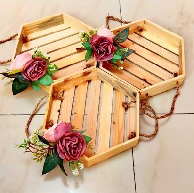 Pop Stick Craft, Wedding Gift Hampers, Indian Wedding Gifts, Diwali Gift Hampers, Wedding Gift Pack, Wooden Trays, Wooden Home Decor, Creative Wedding Gifts, Bridal Gift Wrapping Ideas