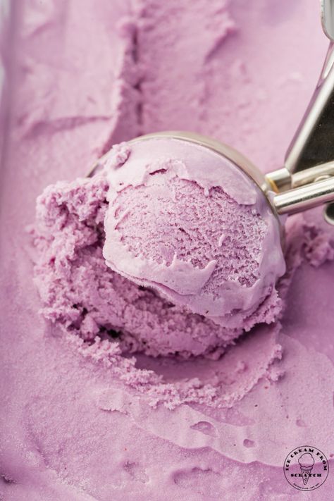 Ice Creme Aesthetic, Berry Gelato, Blueberry Ice Cream Recipe, Ice Cream Texture, Ice Cream From Scratch, Hot Chocolate Ice Cream, Culinary Photography, Fruity Ice Cream, Ice Cream Aesthetic