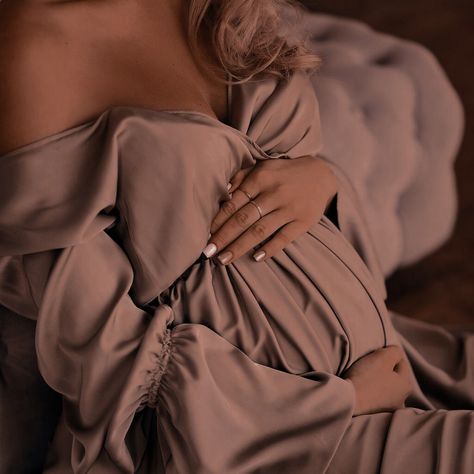 Pregnancy Aesthetic, Blonde Dress, Era Victoria, Aesthetic Blonde, Pregnancy Belly Photos, Cute Pregnancy Pictures, Belly Photos, Dress Feminine, Moms Goals