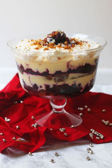 Winter Berry Trifle - Supper in the Suburbs Winter Berry Trifle, Winter Trifle Desserts, Winter Trifle, Chocolate Berry Trifle, Mixed Berry Trifle, Mini Trifle Desserts, Sticky Ginger Cake, Trifle Bowl Recipes, Chelsea Winter