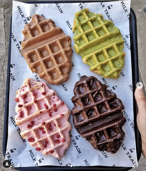 Croissant Waffle, Waffle Shop, Buffet Dessert, Homemade Pastries, Food Menu Design, Delicacy Food, Food Drink Photography, Waffle Recipes, Cake Shop