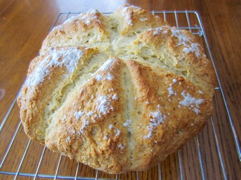 Damper Bread, Damper Recipe, Camp Fires, Lemon Poppyseed Bread, Aussie Food, Scones Easy, Oatmeal Bread, Homemade Bread Easy, Australia Food