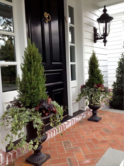 Porch Topiary, Front Door Planters, Front Porch Flowers, Front Porch Planters, Planters Outdoor, Door Planter, Fall Container Gardens, Porch Flowers, Fall Containers