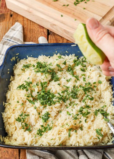 Baked White Rice, Rice In Oven, Oven Rice, Turkish Rice, Oven Baked Rice, Rice In The Oven, Cilantro Lime Rice Recipe, Rice Side Dish Recipes, Baked Steak