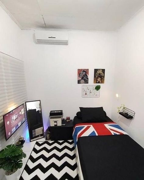 Kosan Aestethic, Tiny Bedroom Design, Mens Bedroom Decor, Chill Room, Bedroom Wall Designs, Dorm Room Inspiration, Dekorasi Kamar Tidur, Bedroom Setup, Small Bedroom Decor