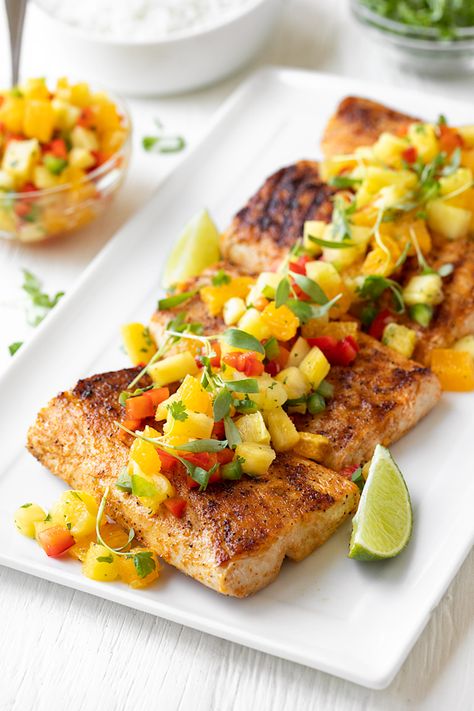 This grilled mahi mahi topped with fresh pineapple-orange salsa is a fresh and vibrant dish bursting with delicious tropical flavors! | thecozyapron.com #mahimahi #grilledmahimahi #grilledmahimahirecipes #grilledmahimahirecipessimple #grilledmahimahirecipeshealthy #pineappleorangesalsa Orange Salsa, Mahi Mahi Recipe, Recipe With Pineapple, Grilled Mahi Mahi, Mahi Mahi Recipes, Salsa Fresca, Salsa Ingredients, Pineapple Salsa, Fruit Salsa