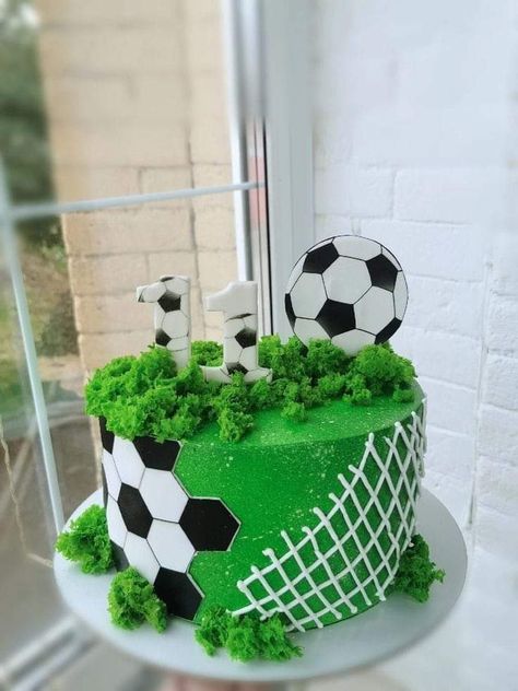 Soccer First Birthday Cake, Soccer Cakes For Boys, Soccer Cake Ideas For Boys, Soccer Themed Cake, Football Cakes For Boys, Football Theme Cake, Football Cake Design, 2nd Birthday Cake Boy, Soccer Cakes