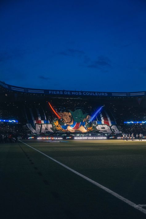 Psg Ultras, Psg Wallpaper, Ultras Football, Football Images, Football Memes, Vintage Football, Football Wallpaper, Black And White Aesthetic, Paris Saint