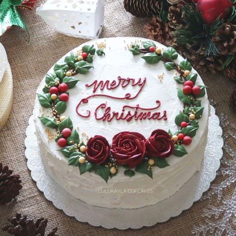 Flower buttercream cake Christmas Birthday Cake, Merry Christmas Cake, Picture Edit, Christmas Themed Cake, Christmas Cake Designs, Online Cake Delivery, Cake Name, Christmas Cake Decorations, Xmas Cake