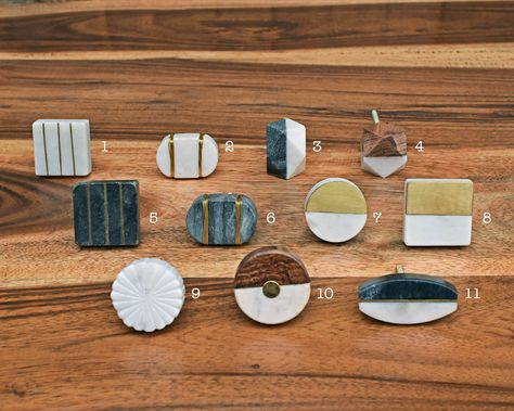 Marble Cupboard, Stone Cabinet, Knobs For Cabinets, Marble Knobs, Unique Drawer Pulls, Cabinet Door Knobs, Craft Cupboard, Bedroom Vibes, Cupboard Door Knobs