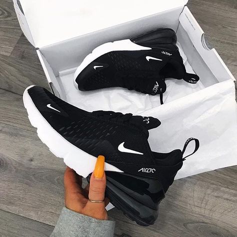 Nike #airmax270 @KortenStEiN Nike Women Outfits, Wallpaper Nike, Nike Air Max 270 Black, Womens Nike Air Max 270, Sneaker Nike, White Nike Shoes, Black Nike Shoes, Peplum Tops, Nike Air Shoes