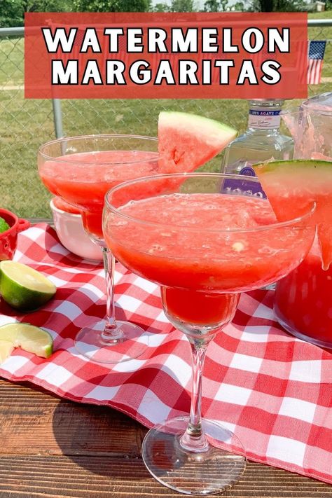 These Easy Fresh Watermelon Margaritas are guaranteed to become your go-to summer drink all season long. Grab a watermelon and let's get this party started! | Refreshing summer drinks | Watermelon margarita recipe | grainfreetable.com Gluten Free Alcoholic Drinks, Drinks Watermelon, Watermelon Margarita Recipe, Gluten Free Cocktails, Watermelon Margaritas, Watermelon Recipe, Gluten Free Party Food, Gluten Free Party, Tequila Lime Chicken