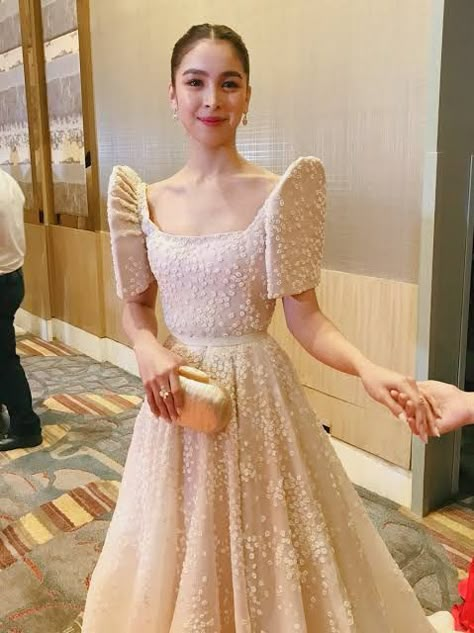 Cocktail Filipiniana Dress, Philippiniana Dress Modern, Classy Filipiniana, Filipiana Dress Modern Classy, Modern Filipiniana Gown Prom, Maria Clara Gown, Filipiniana Costume, Julia Barreto, Philippines Dress