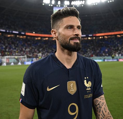 Oliver Giroud Hairstyle, Giroud Olivier, Giroud France, Oliver Giroud, Olivier Giroud, Shaggy Hair, Great Beards, Football Love, Mens Editorial