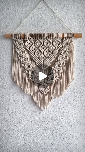 Macrame School, Wall Hanging Pattern, Macrame Crochet, Macrame Wall Decor, Macrame Wall Hanging Patterns, Macrame Art, Macrame Cord, Macrame Design, Macrame Wall