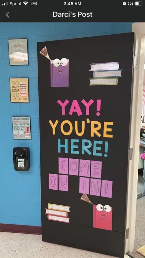 School Age Classroom, Office Door Decor, Class Door Decorations, Class Tree, Classroom Door Displays, Teacher Appreciation Doors, Reading Week, Royal School, School Counseling Activities