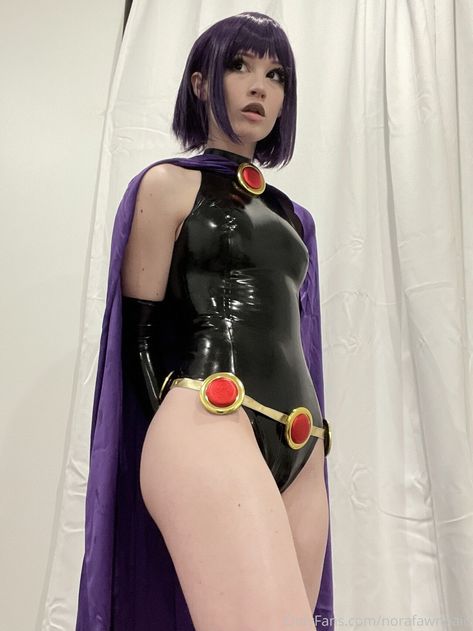 Cosplay Women Outfits, Hot Cosplay Ideas Easy, Comiccon Cosplay, Raven Cosplay Costume, Woman Cosplay Ideas Anime, Hot Cosplay Ideas Female, Cosplay Women Costumes, Comicon Costume Women Cosplay, Raven Costume Aesthetic